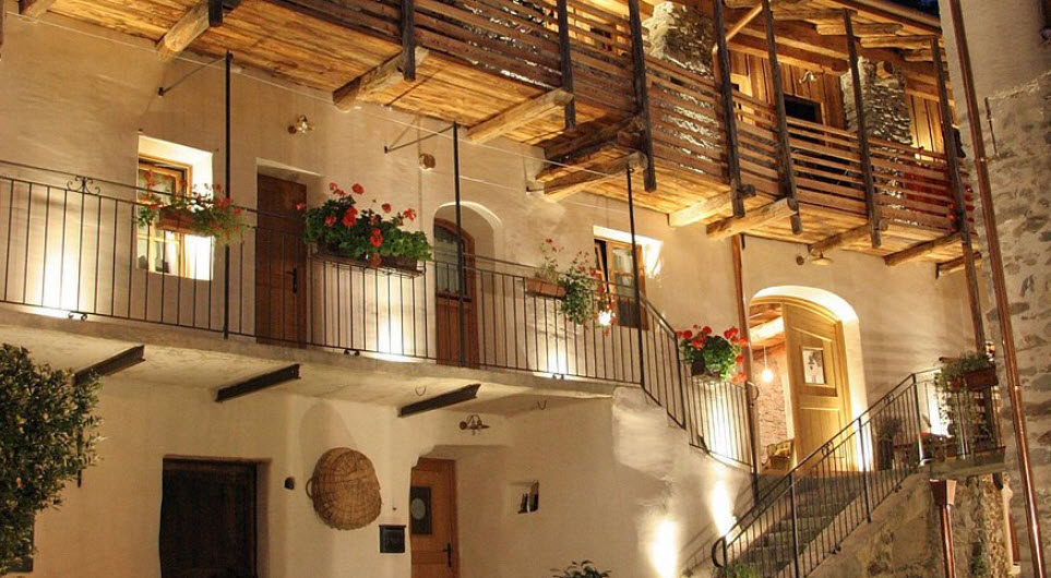 Hostel Castle Tirano / BB, Italy